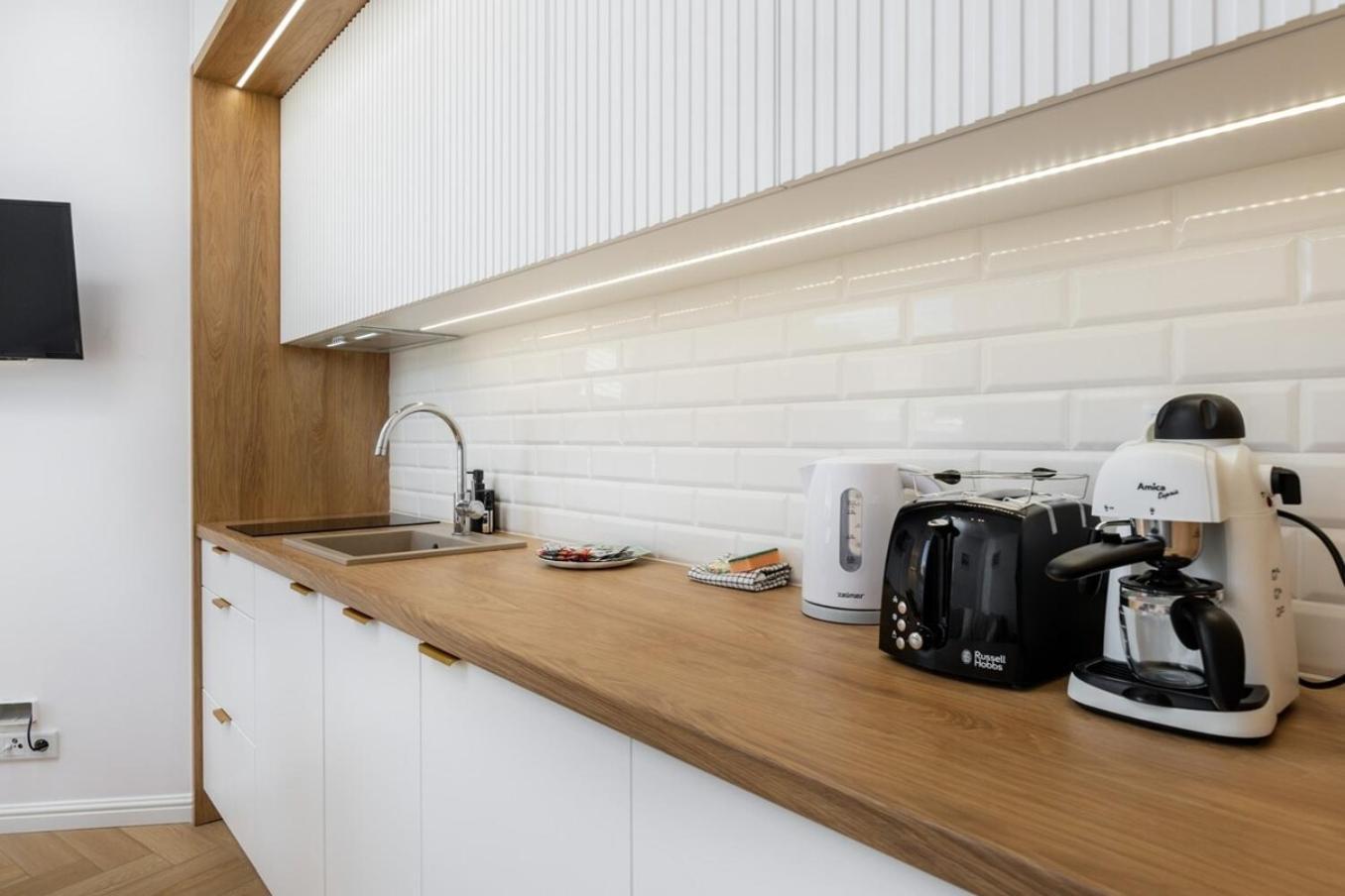 Apartment Wiktoryn 18 Citysphere Premium 1 *